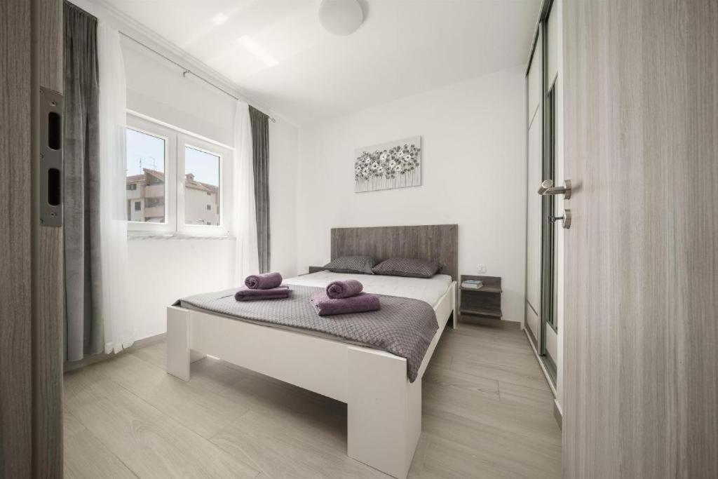 Apartments Dobrenic Vodice Exterior photo