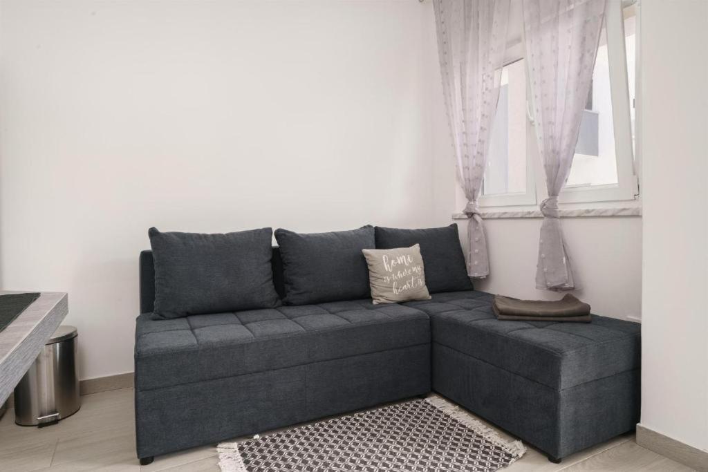Apartments Dobrenic Vodice Exterior photo