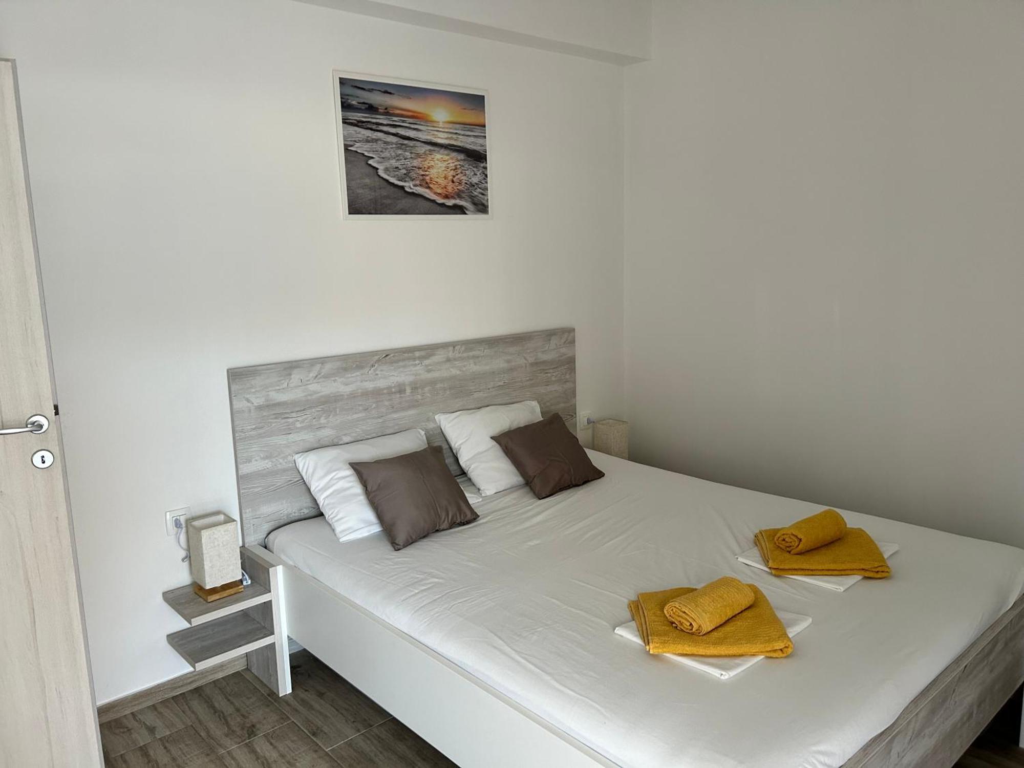 Apartments Dobrenic Vodice Exterior photo