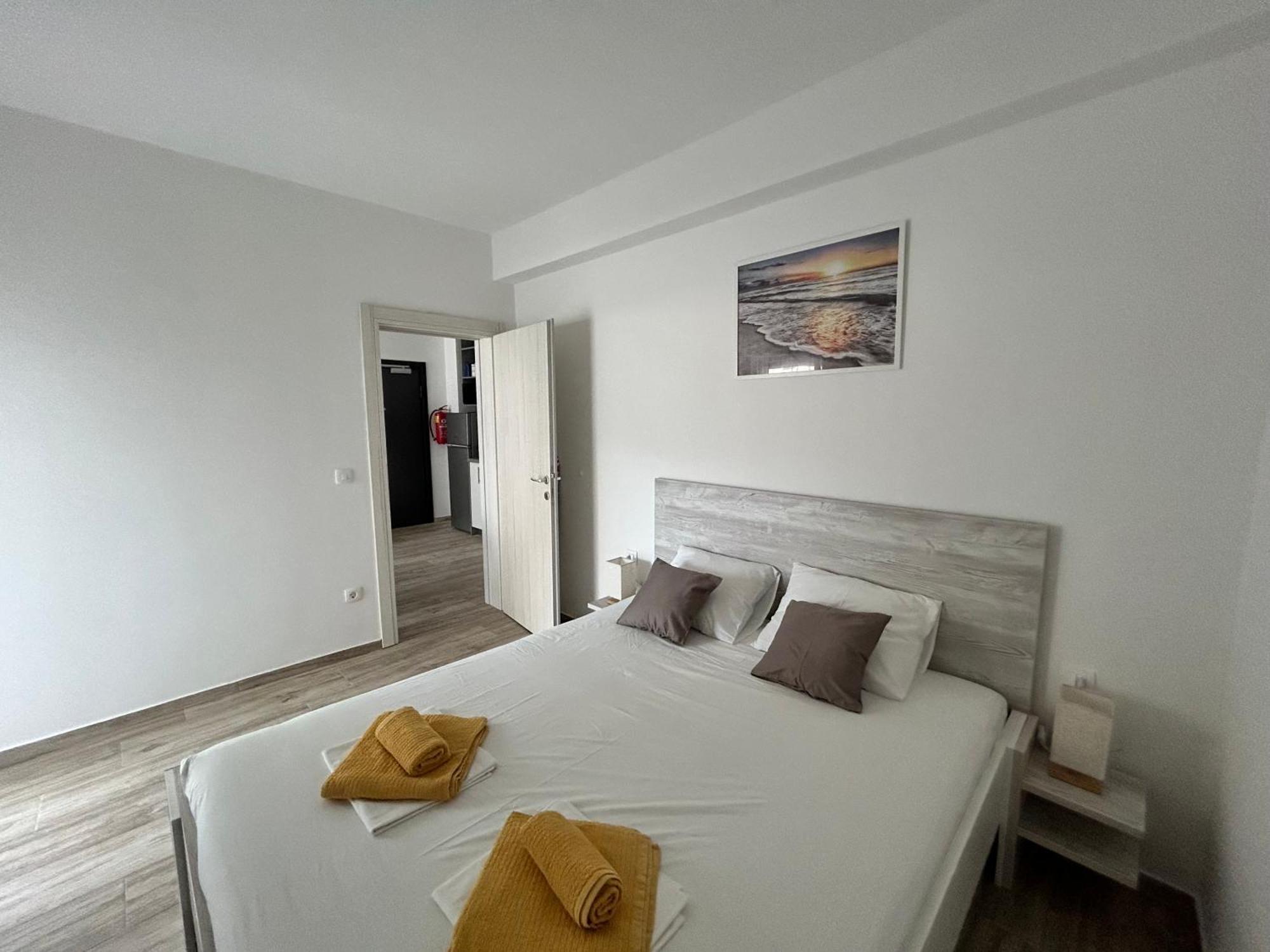 Apartments Dobrenic Vodice Exterior photo